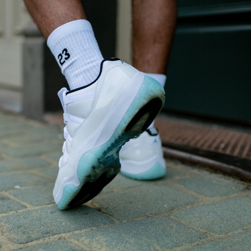 Air Jordan 11 Retro Low Legend Blue