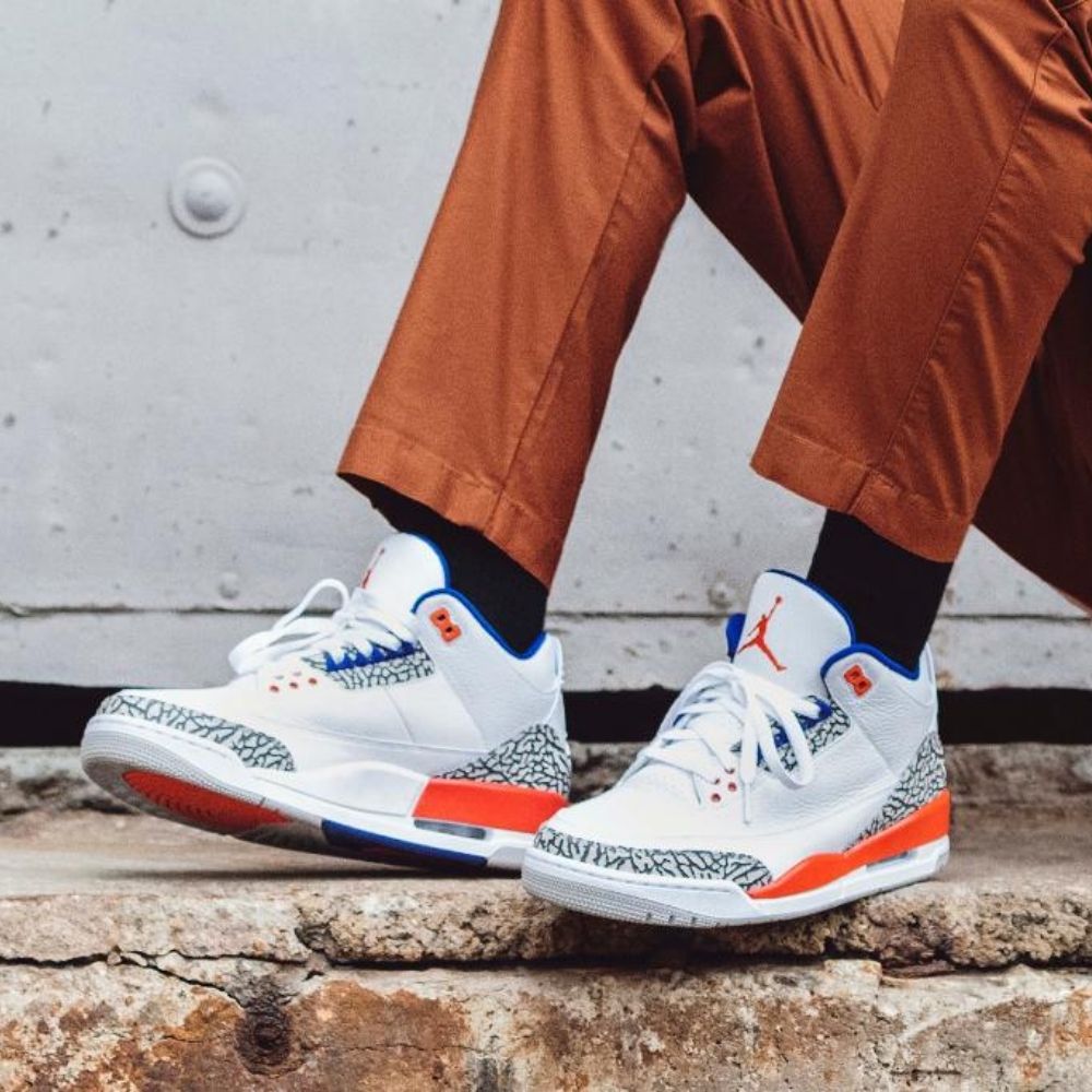 Air Jordan 3 Retro Knicks Orange